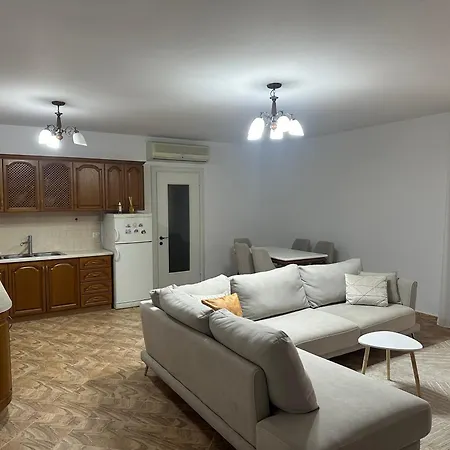 Apartment Zogu I Zi,Tirane Διαμέρισμα *