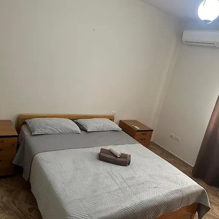 Apartment Zogu I Zi,Tirane 公寓 *